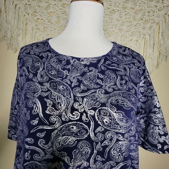 LuLaRoe Irma Elegant Short Sleeve Metallic Paisley Tunic Top Blue Silver Size XS - Picture 6 of 9